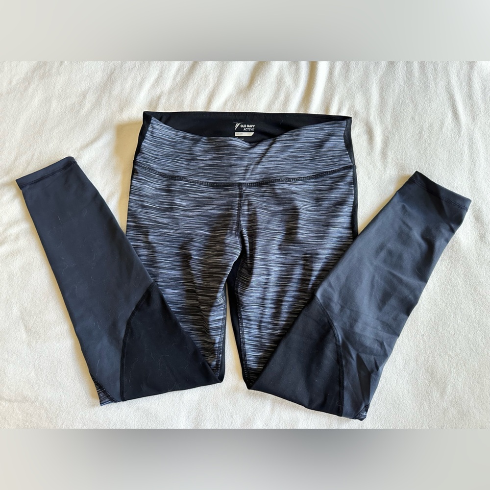 Old Navy Active Go-Dry full-length black, white, and gray leggings - size L